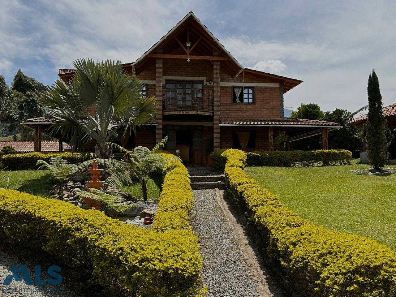 Finca con vista espectacular, ideal para el descanso y la conexión con la naturaleza urrao - la magdalena