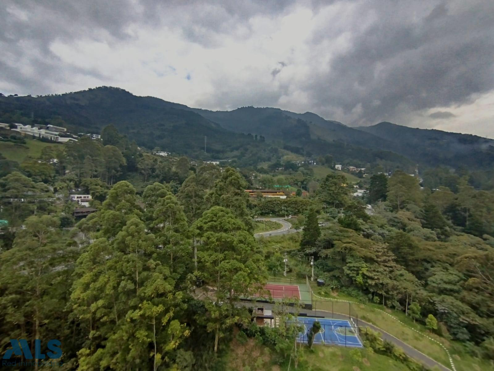 EXCLUSIVO APARTAMENTO EN VENTA EN LA COLA DEL ZORRO, POBLADO medellin - loma cola del zorro