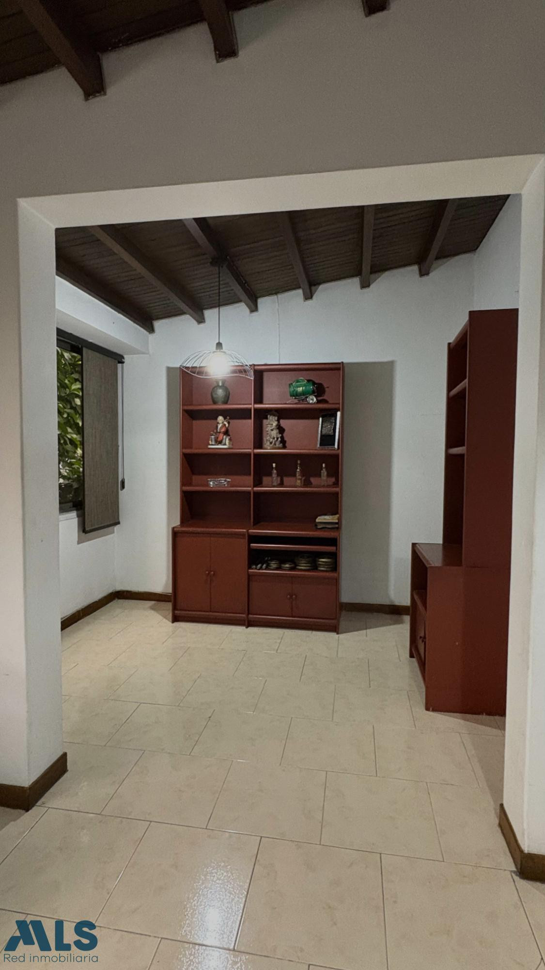 AMPLIO APARTAMENTO UBICADO CERCA A TODO medellin - aguacatala