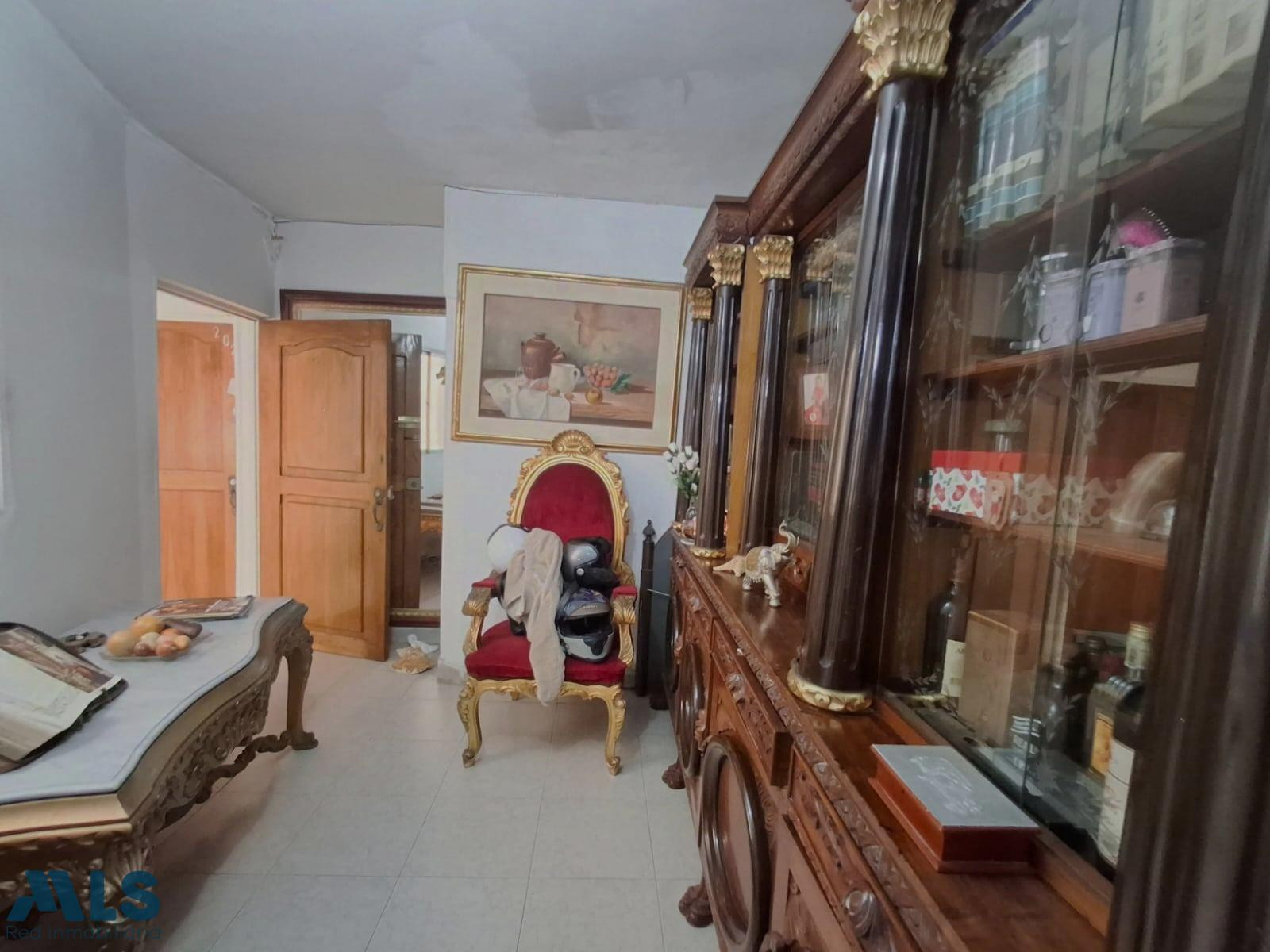 Super buen apartamento para remodelar medellin - laureles