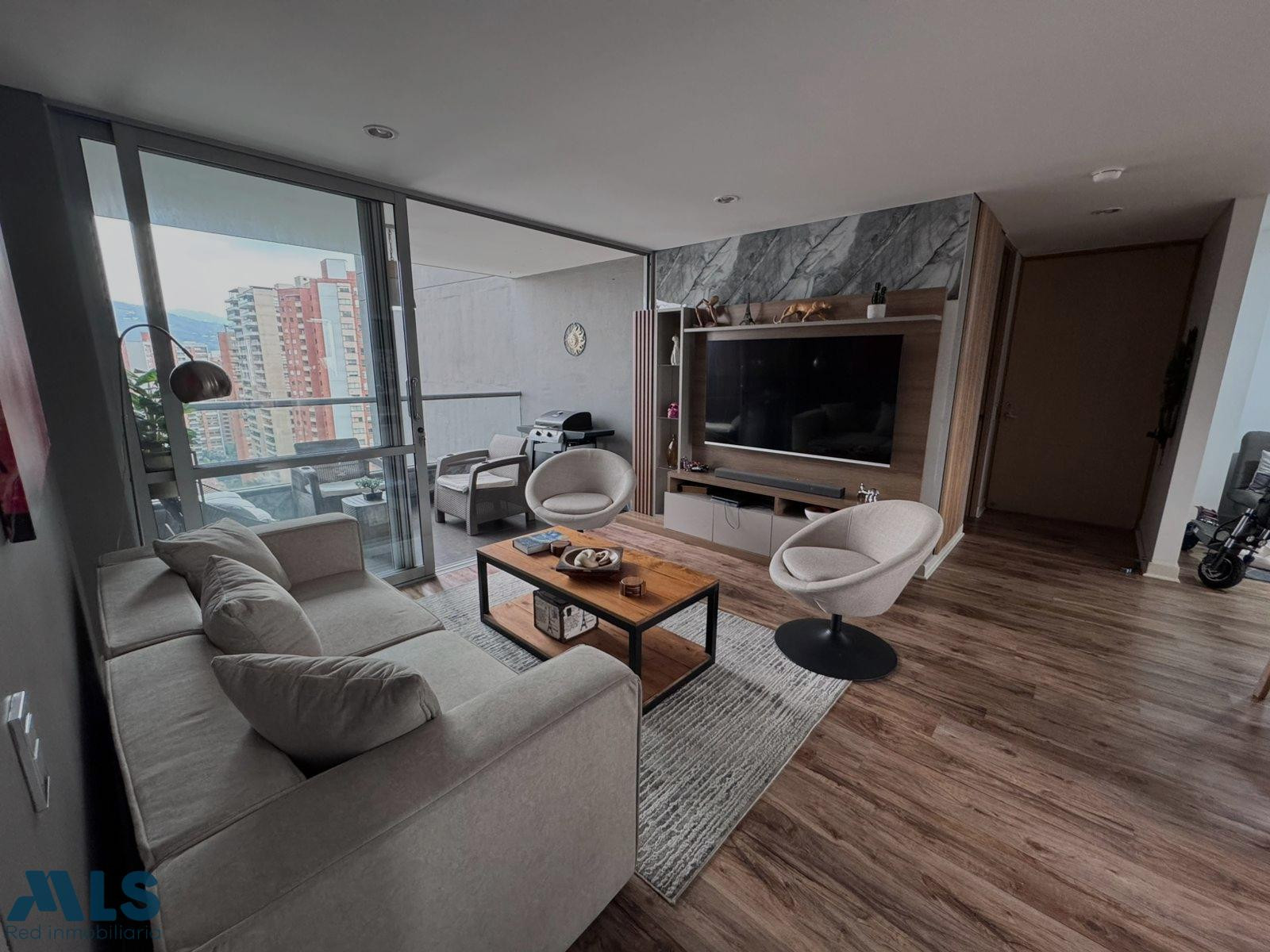 Apartamento en el poblado piso alto con hermosa vista a la ciudad medellin - santa maria de los angeles