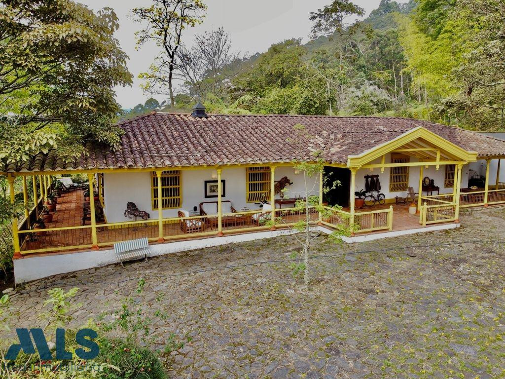 Una joya de 200 años donde la historia, la naturaleza y el alma se encuentran. medellin - el tesoro