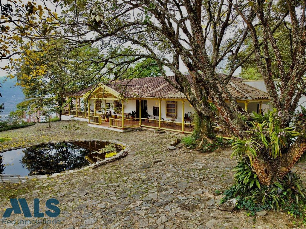 Una joya de 200 años donde la historia, la naturaleza y el alma se encuentran. medellin - el tesoro