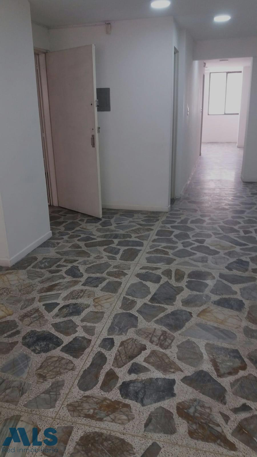 Super buen inmueble se le puede dar varios usos es comercial medellin - la america