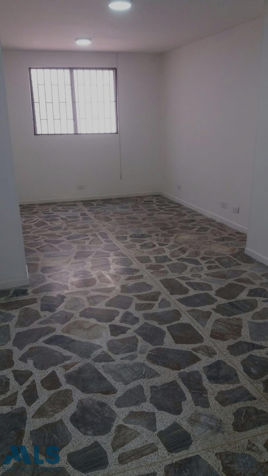 Super buen inmueble se le puede dar varios usos es comercial medellin - la america