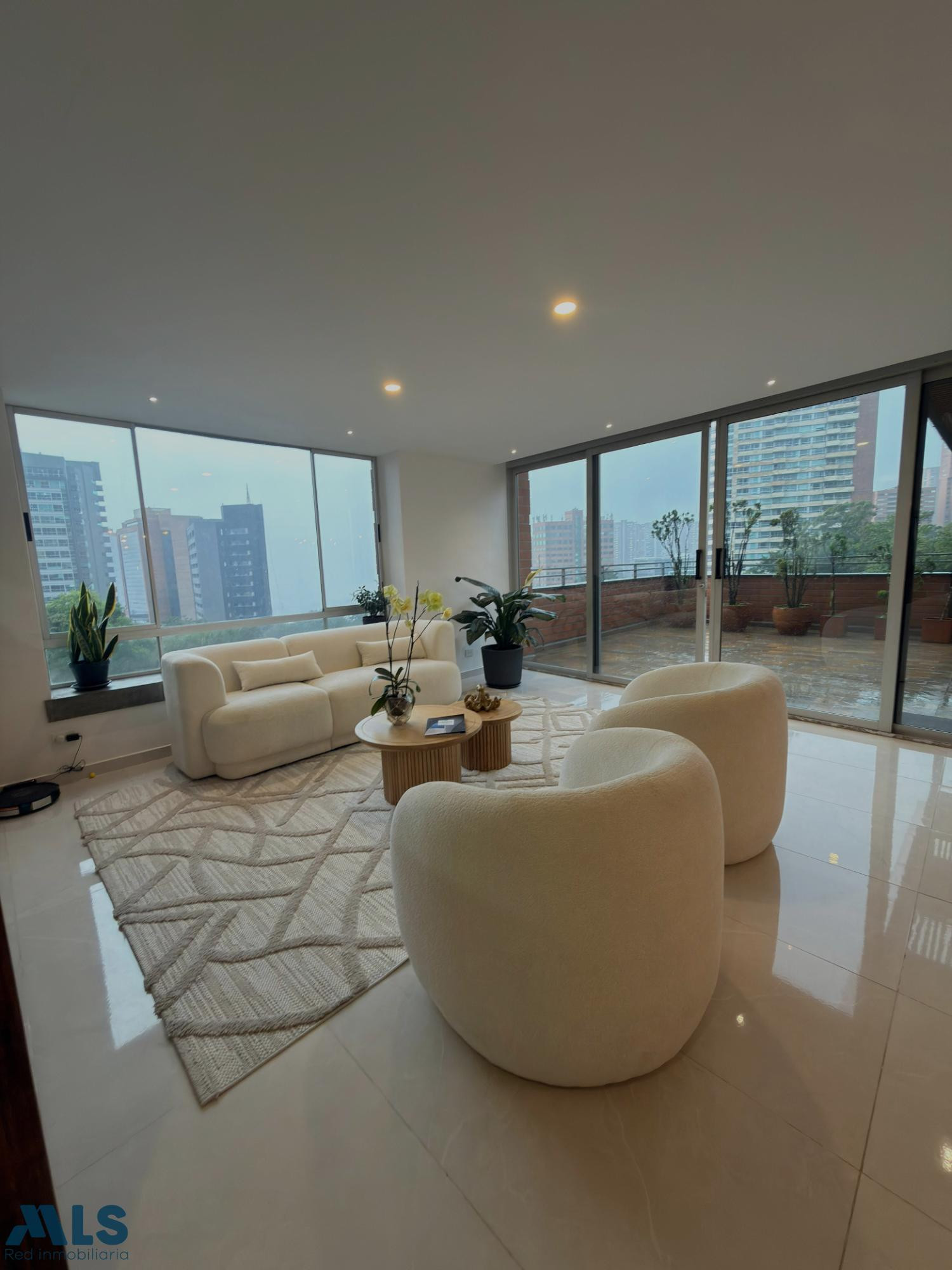 Duolex vista remodelado amplio terraza medellin - el tesoro