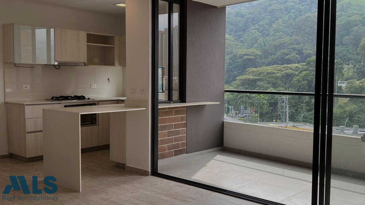 espectacular apartamento con vista medellin - castropol