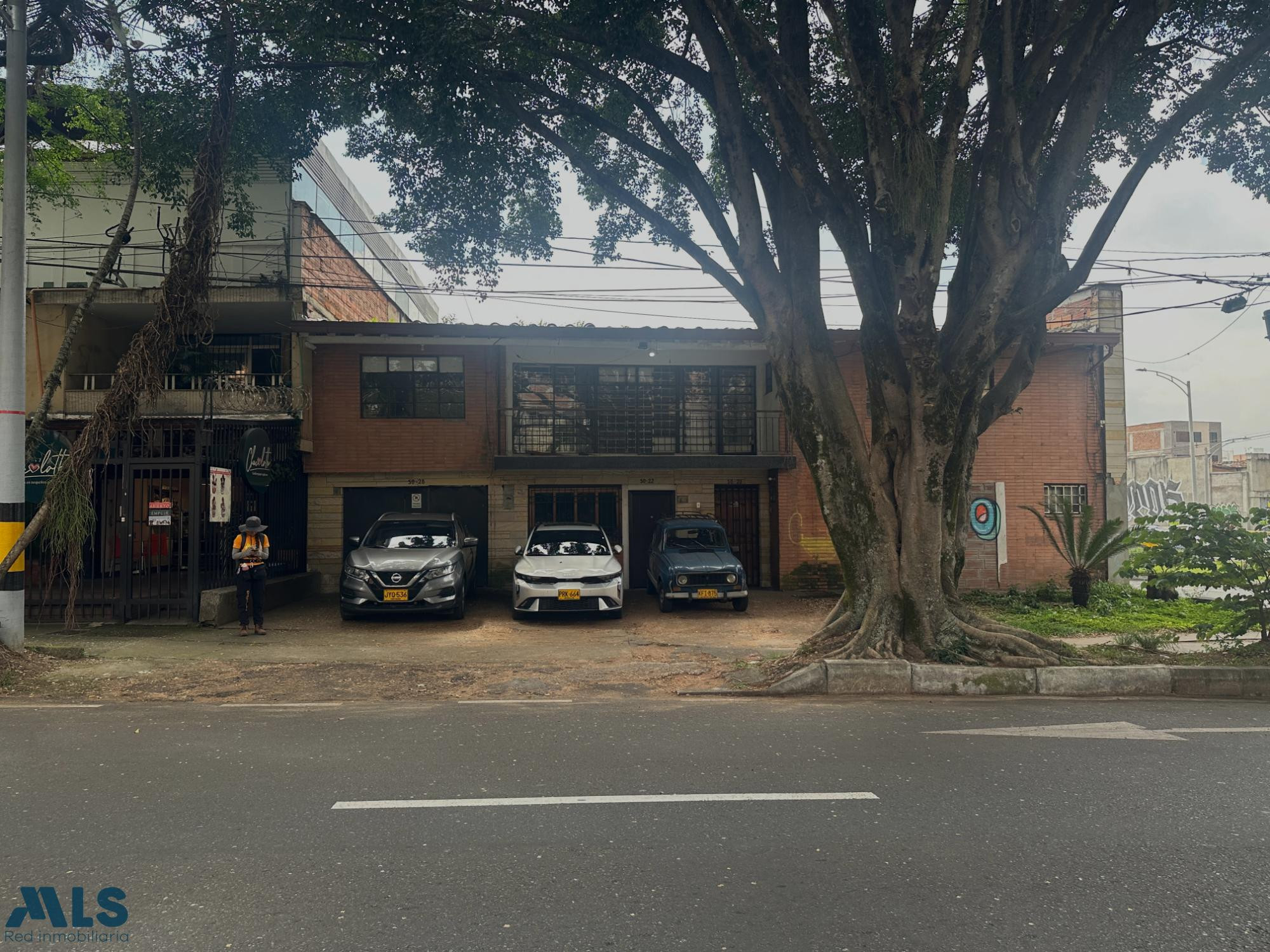 Casa-lote con excelente ubicación, Calazans: 80 con Colombia medellin - calasanz