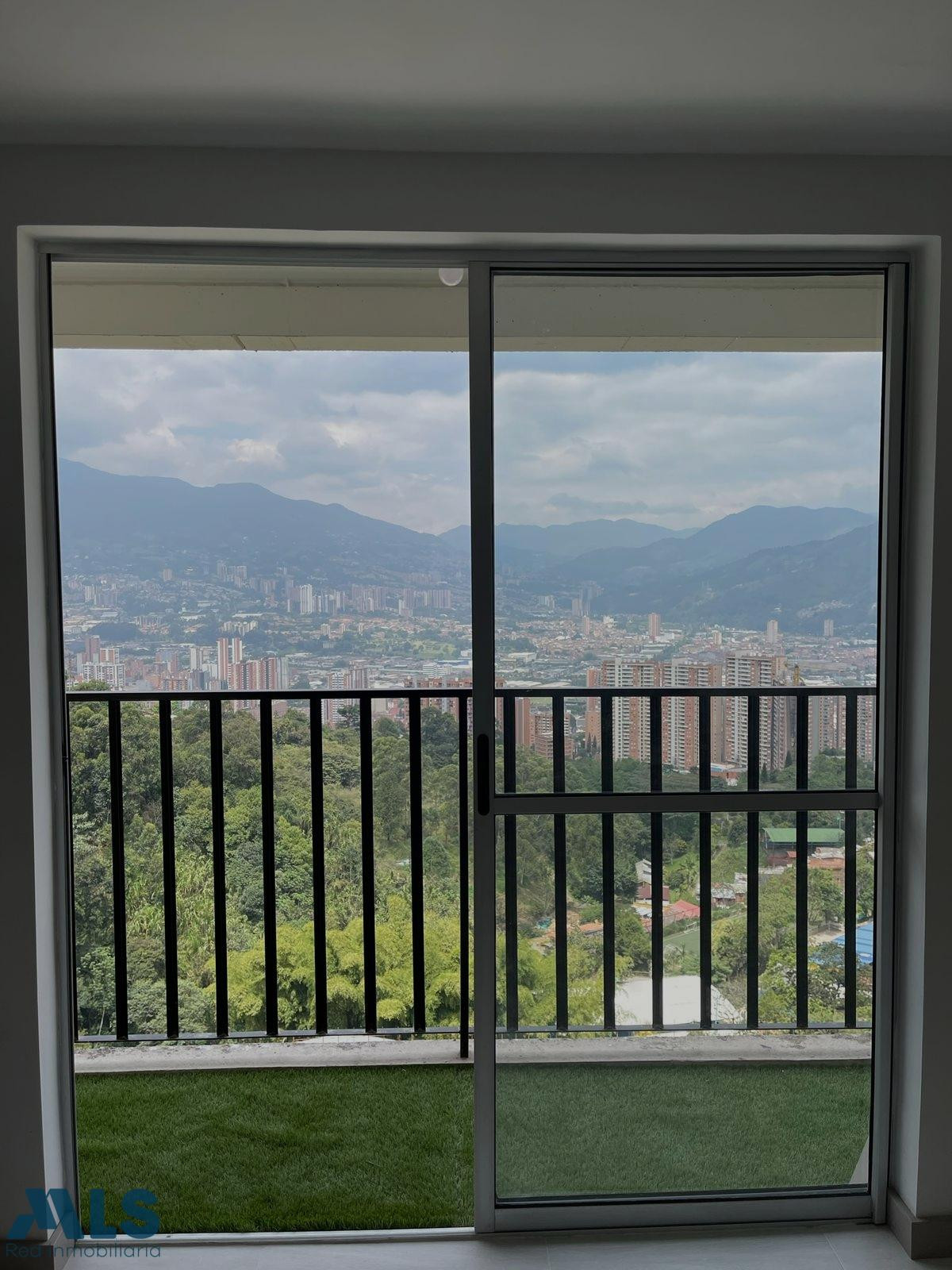 HERMOSO APARTAMENTO CON VISTA A LA CIUDAD sabaneta - maria auxiliadora