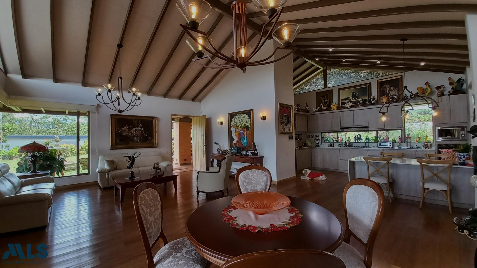 CASA EN UN LUGAR BASTANTE PRIVADO Y SILENCIOSO rionegro - v quirama