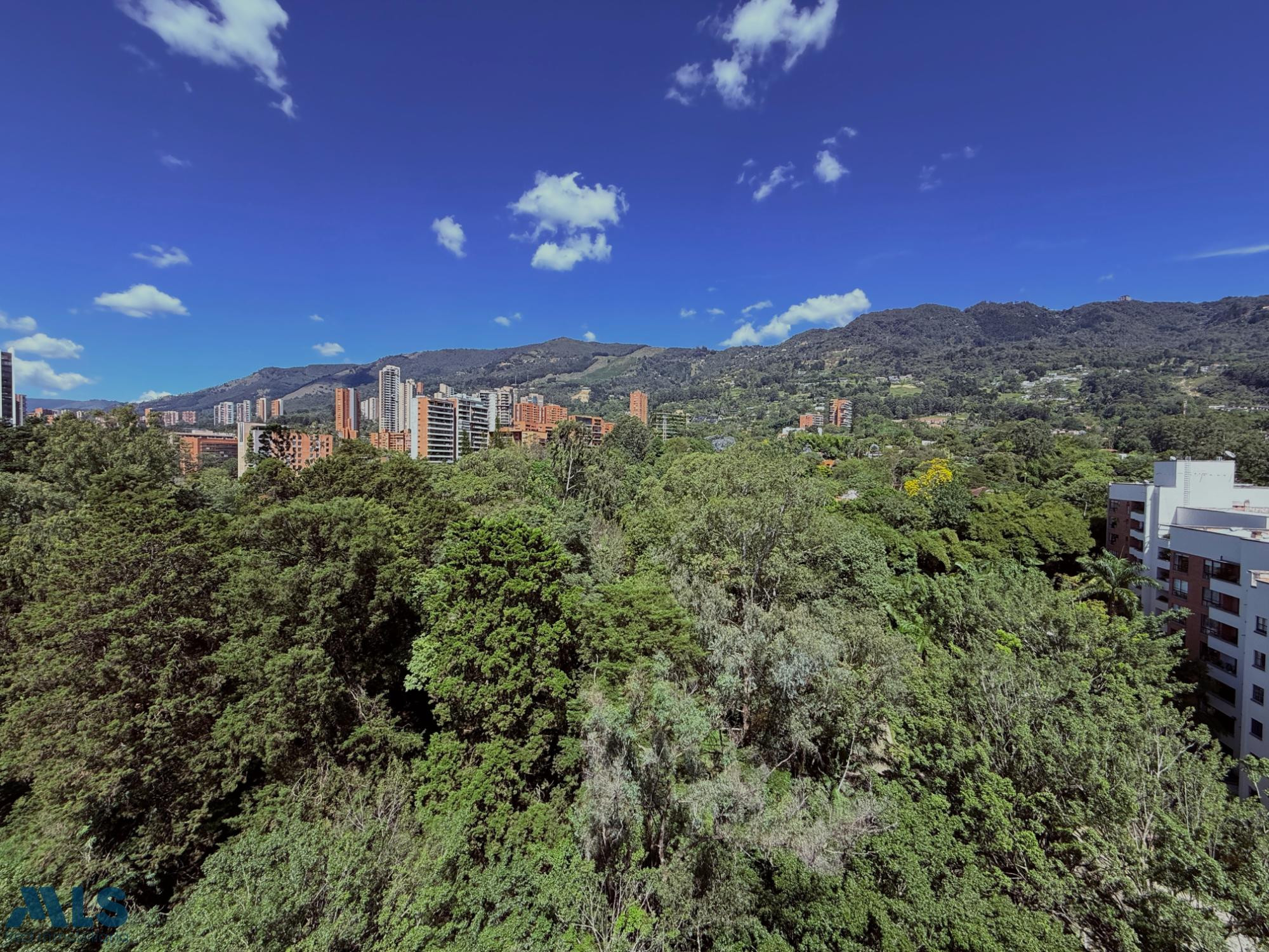 VENTA DE APARTAMENTO DÚPLEX EN TRANSVERSAL INTERMEDIA – MEDELLÍN/ENVIGADO medellin - san lucas