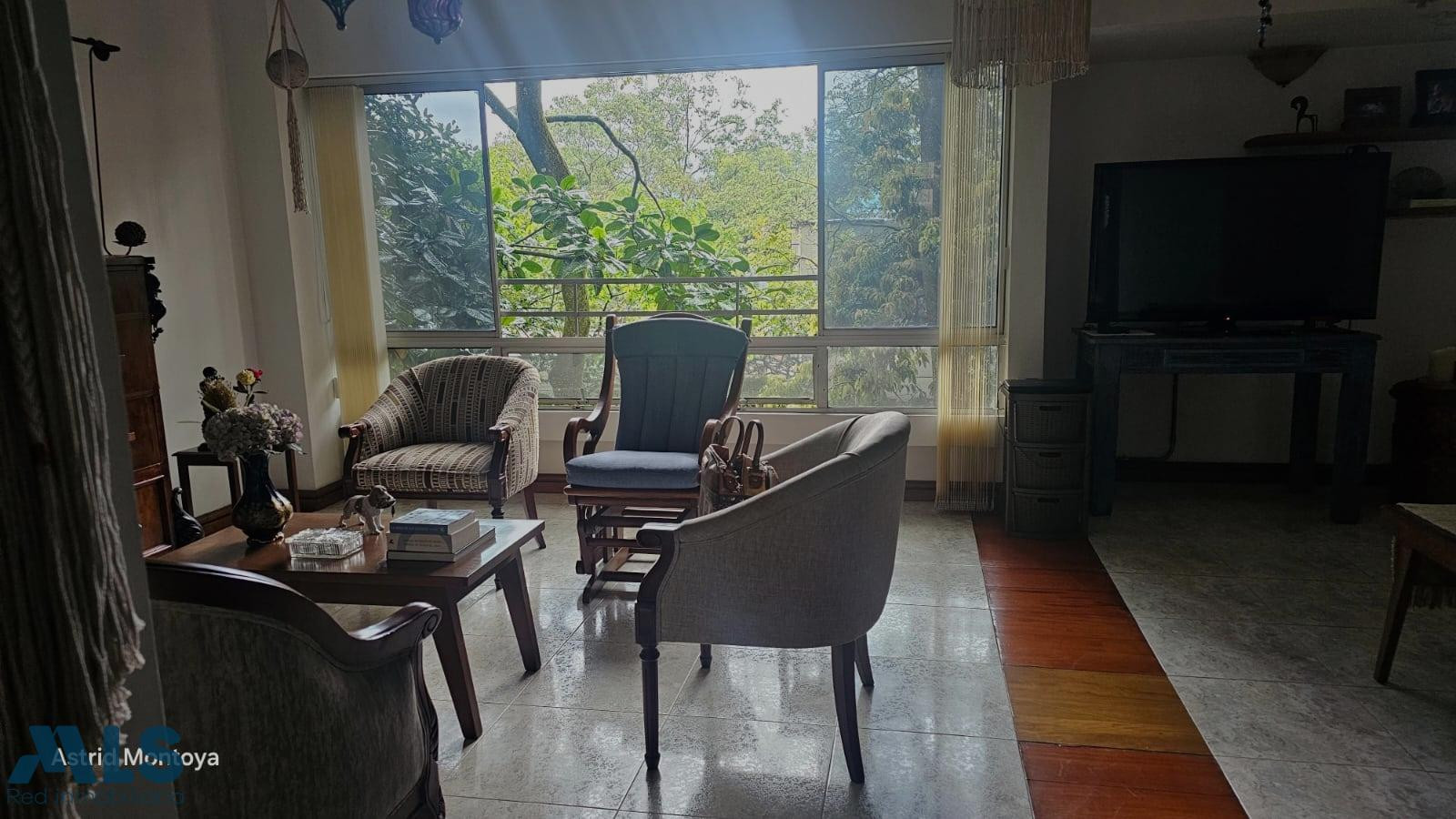 Apartamento amplio ideal para remodelar en sector tranquilo medellin - la frontera