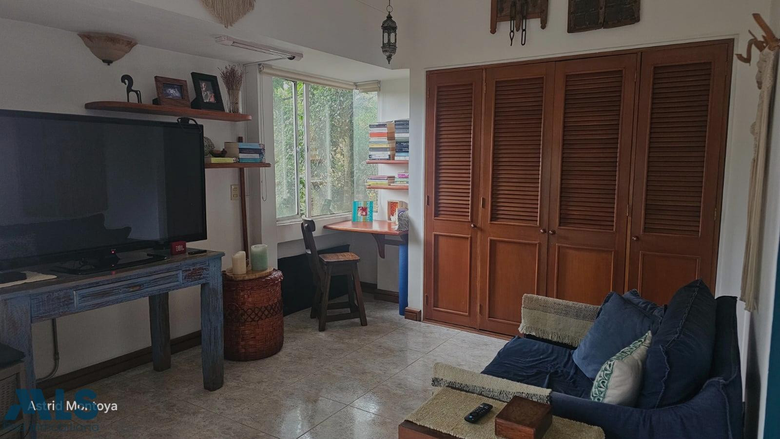 Apartamento amplio ideal para remodelar en sector tranquilo medellin - la frontera