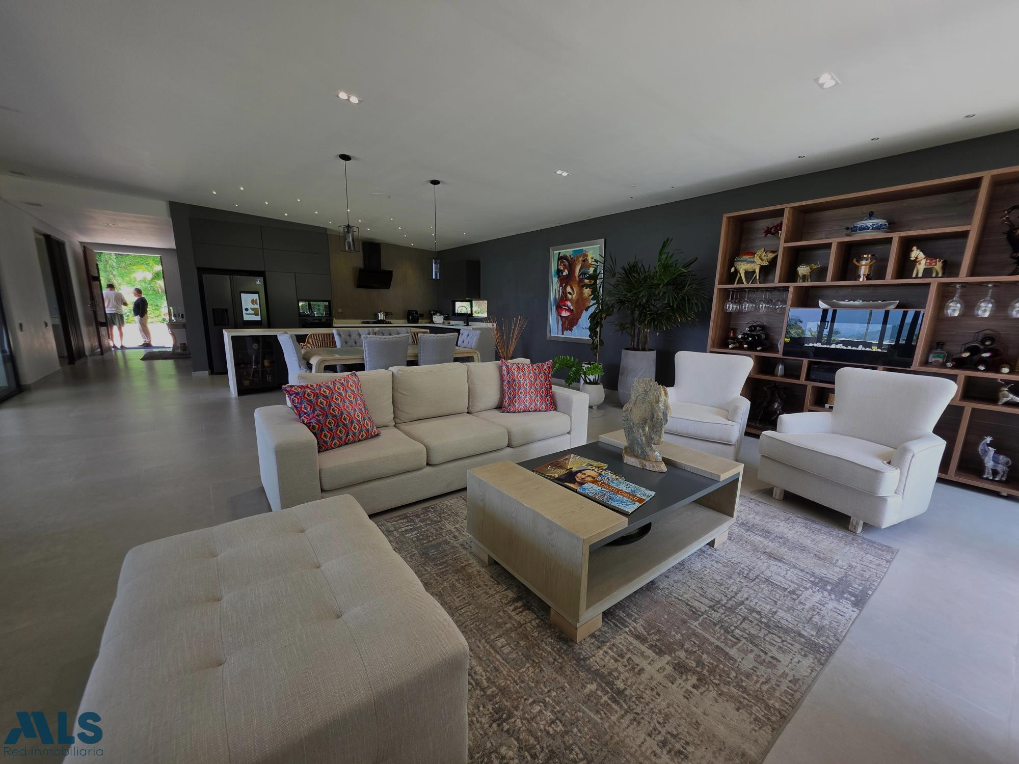 Hermosa casa Campestre de un nivel envigado - loma del escobero