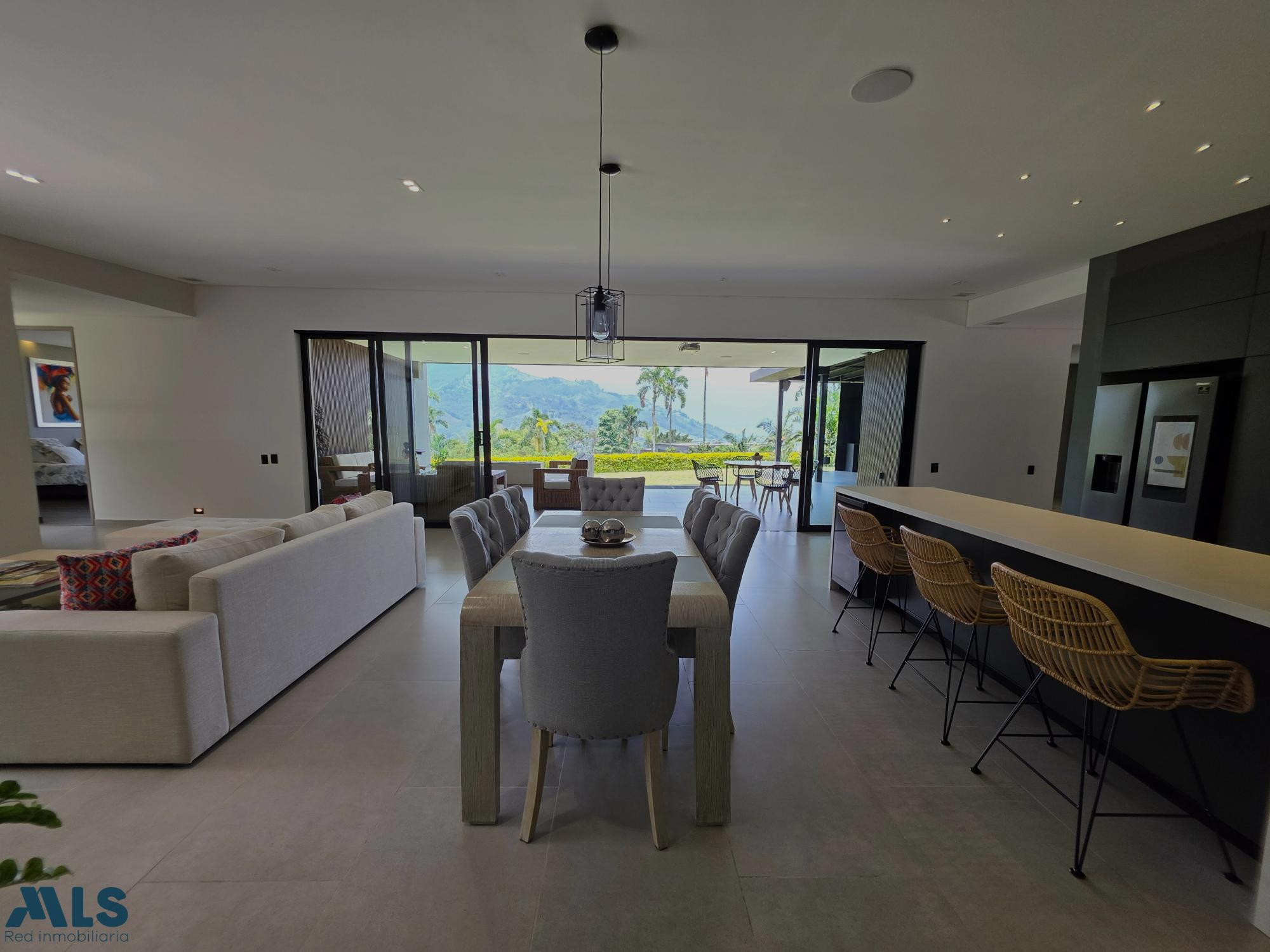 Hermosa casa Campestre de un nivel envigado - loma del escobero