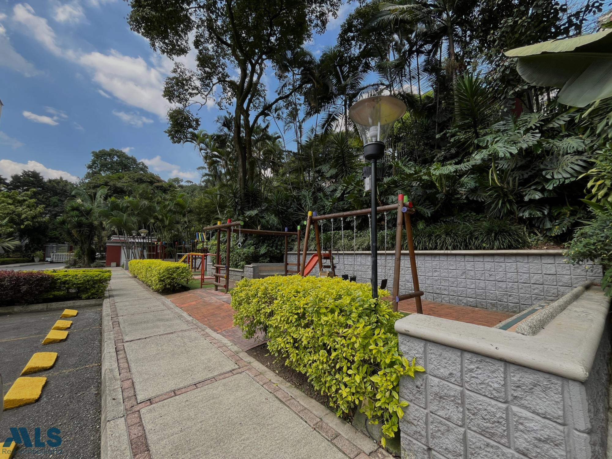 Unidad completa, apartamento para reformar medellin - la florida