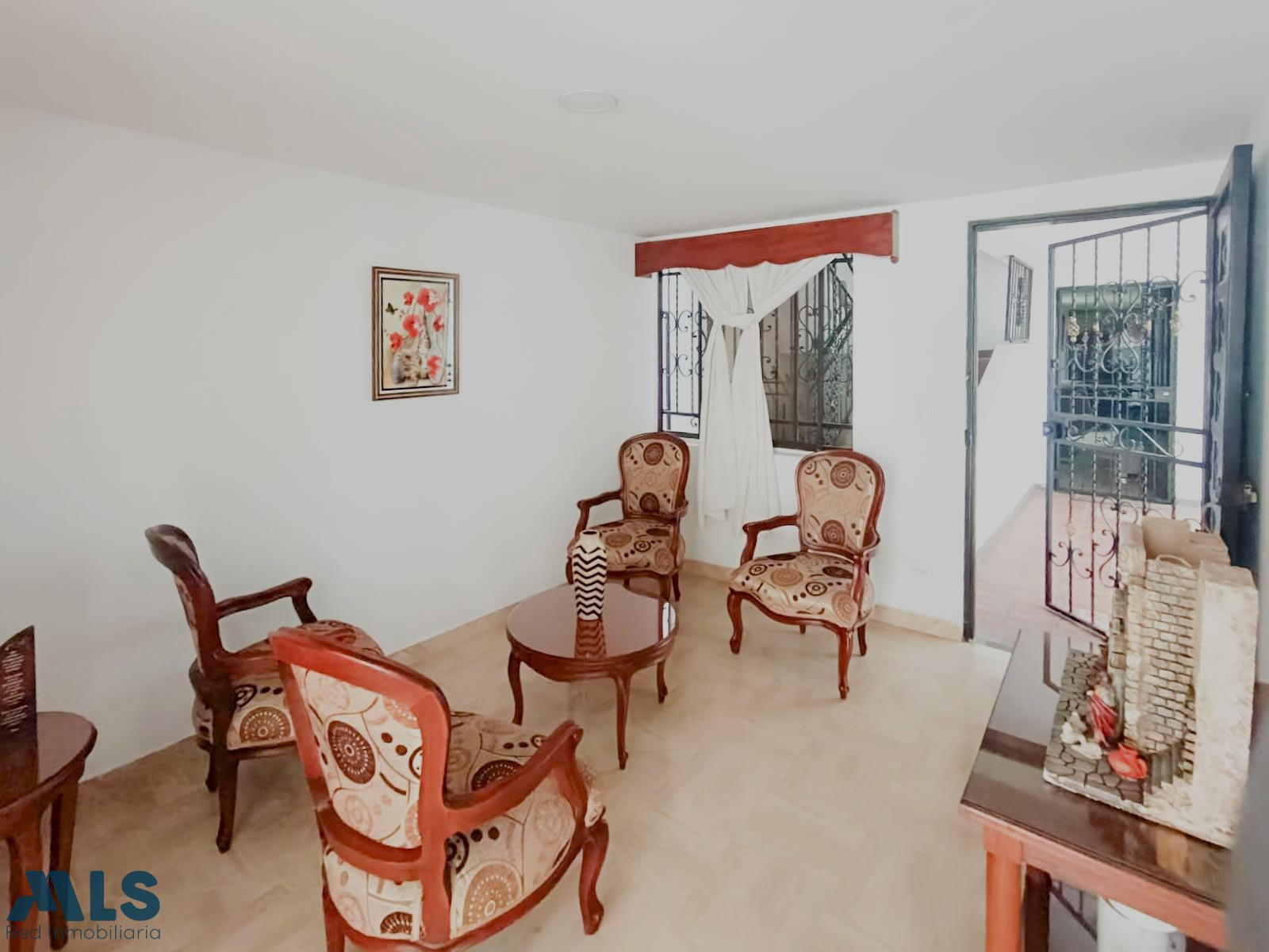 APARTAMENTO SEGUNDO PISO CO PARQUEADERO medellin - la america