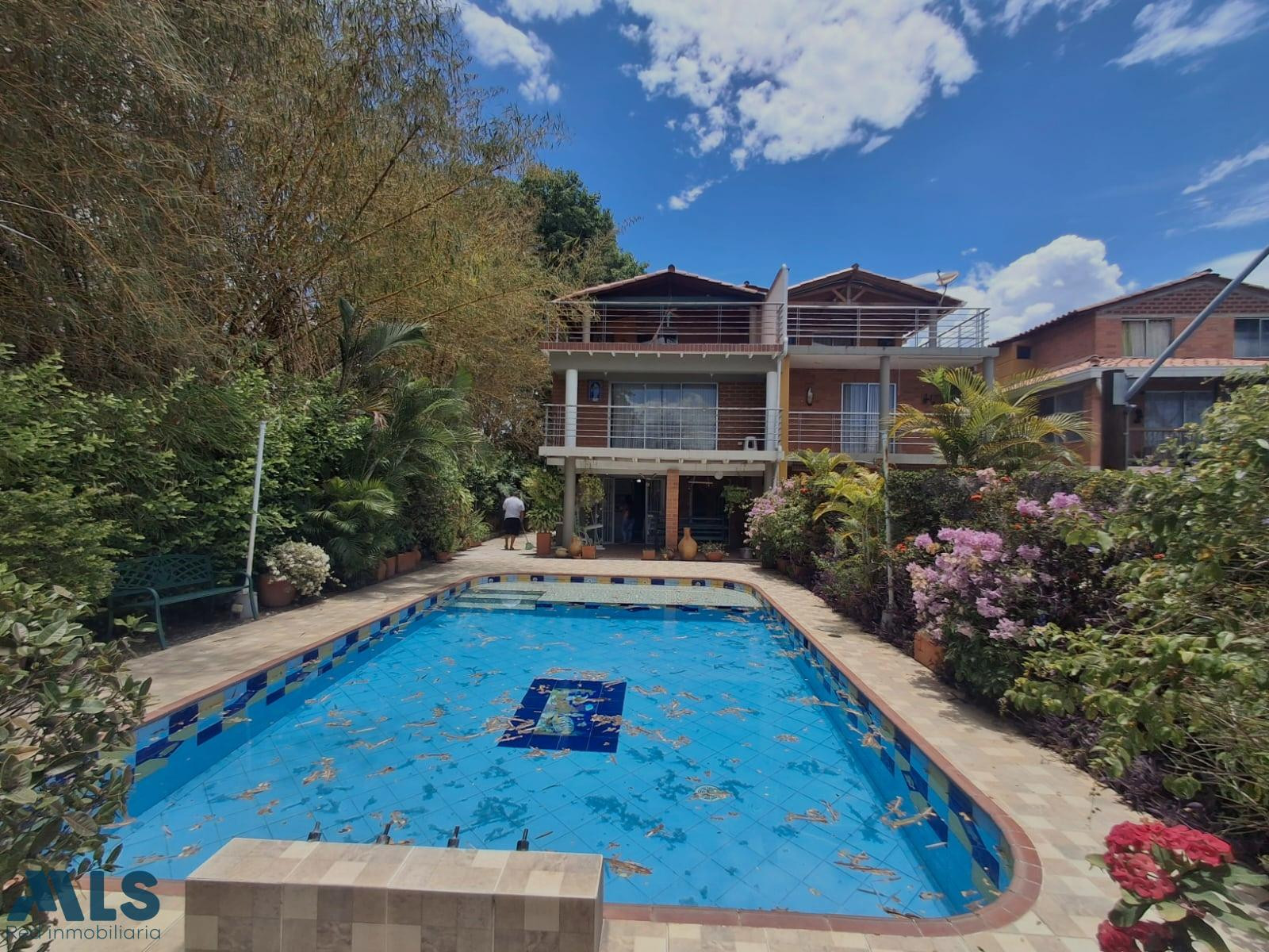 Casa con muy buenos espacios para disfrutar en familia santa-fe-de-antioquia - llano de bolivar