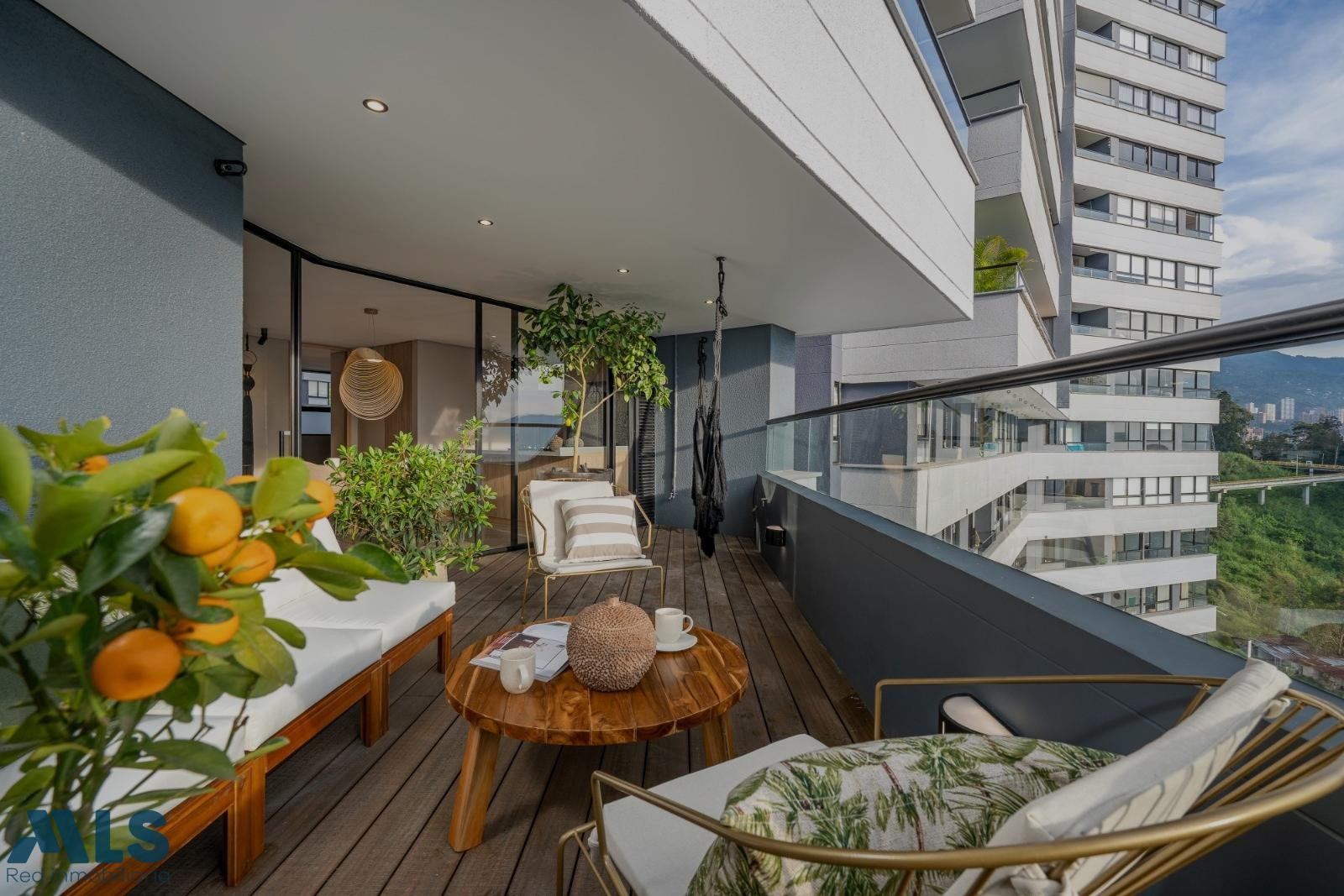 Apartamento de revista con vista brutal y rooftop de otro nivel medellin - las palmas