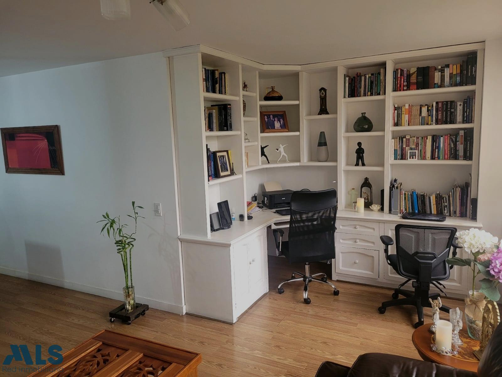 Hermoso Apartamento para la venta con del servicio, tres habitaciones auxi medellin - el campestre
