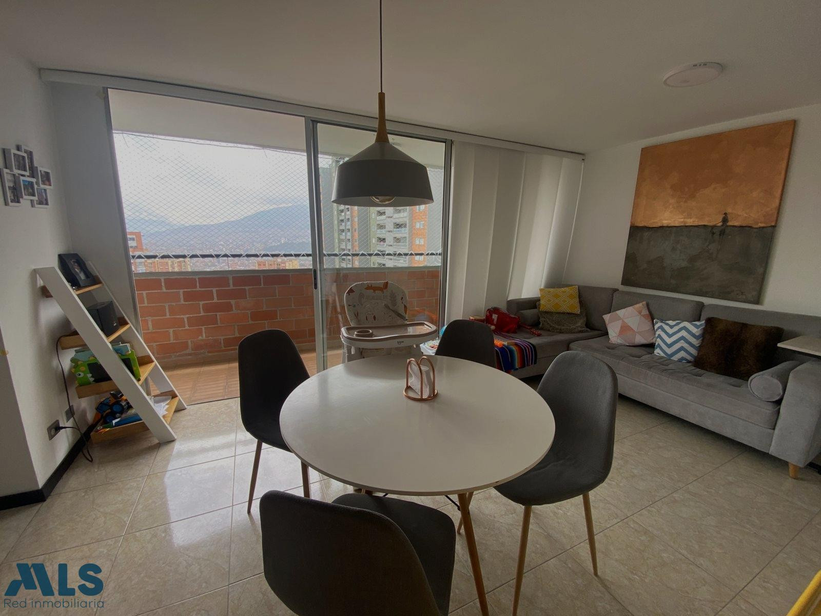 Apartamento parte baja Loma de Los Bernal. medellin - loma de los bernal