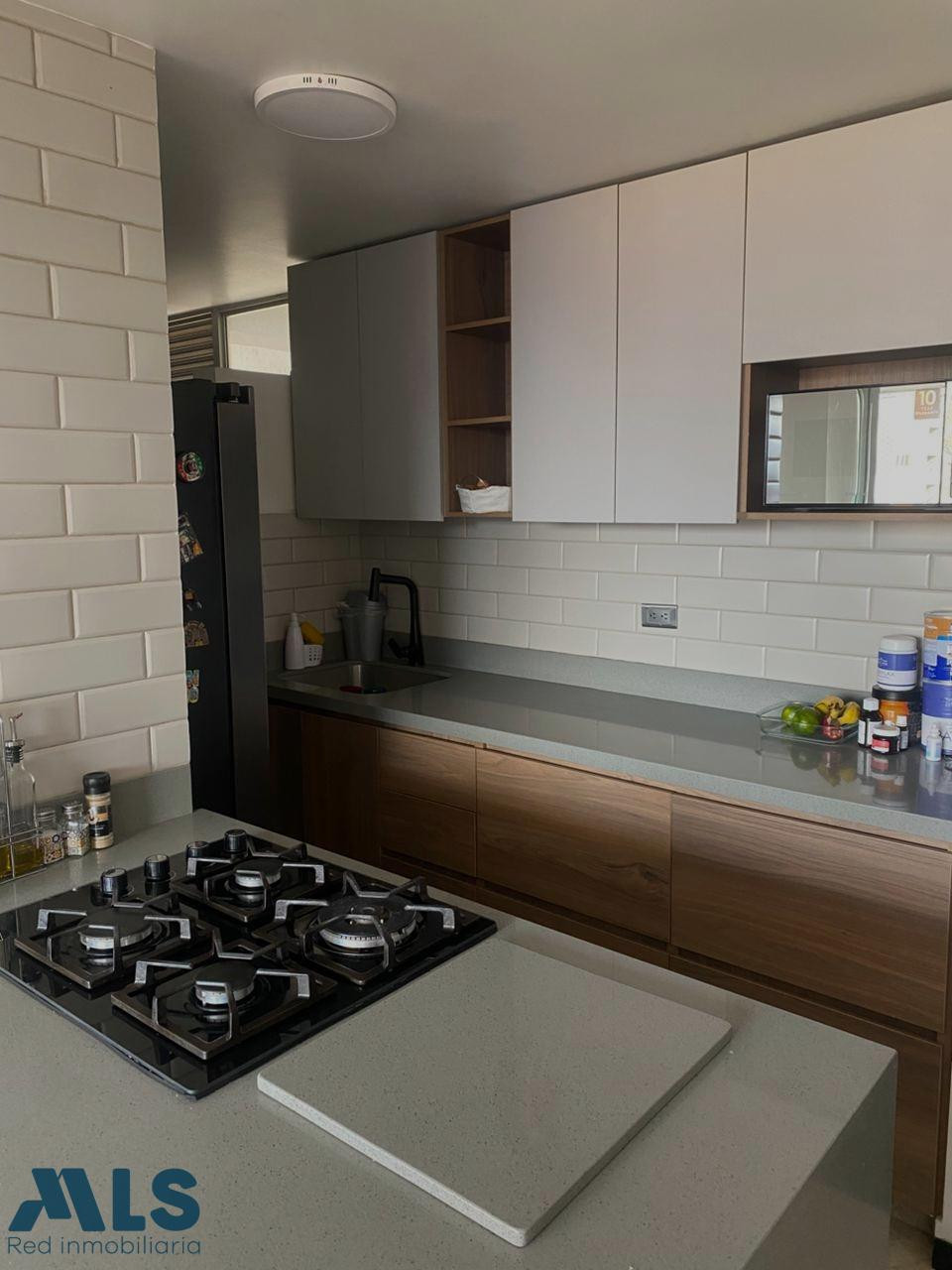 Apartamento parte baja Loma de Los Bernal. medellin - loma de los bernal
