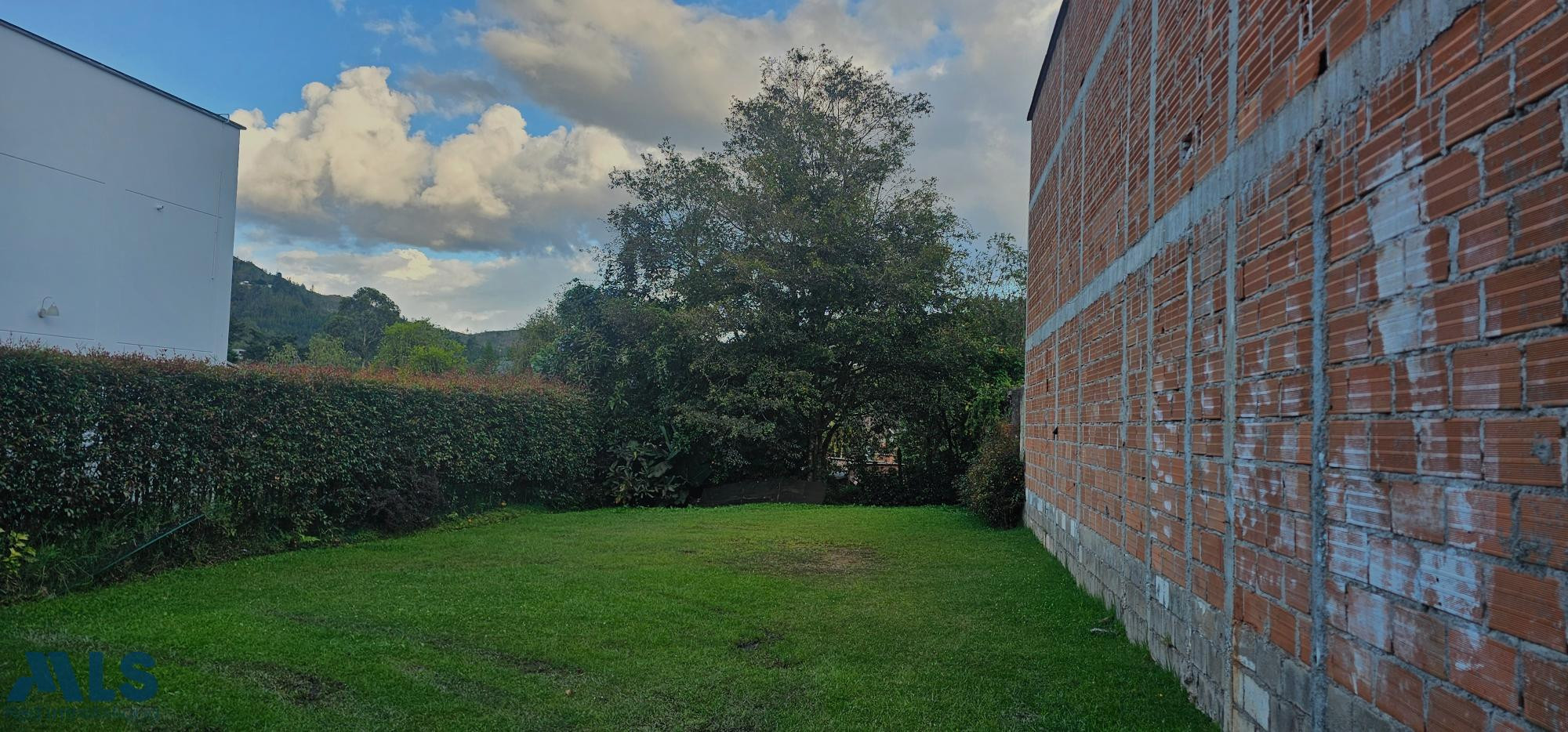 El último lote disponible… donde comienza tu próximo proyecto de vida en El Retiro.” el-retiro - martin pescador