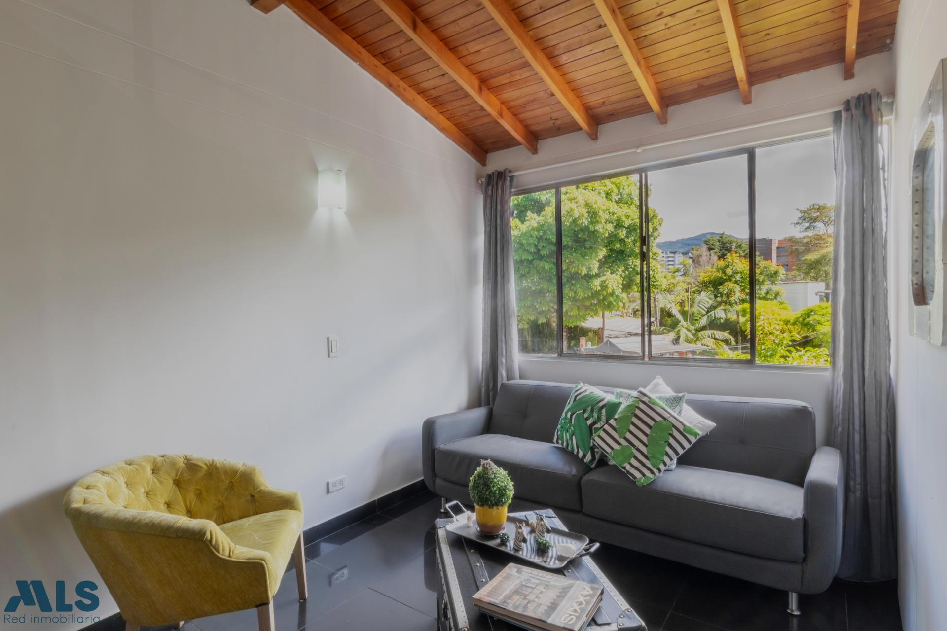 Apartamento remodelado, último piso envigado - el esmeraldal