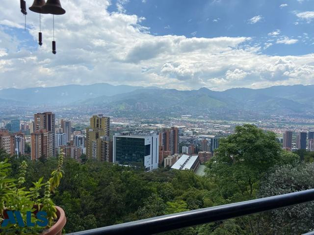 APARTAMENTO CON UNA EXCELENTE DISTRIBUCIÓN Y VISTA medellin - las lomas no 2