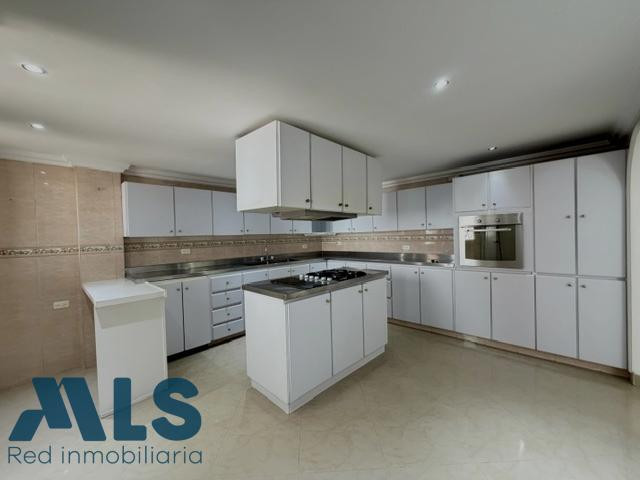 Gran apartamento en exclusivo sector de laureles medellin - laureles
