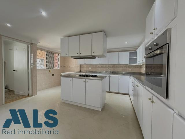 Gran apartamento en exclusivo sector de laureles medellin - laureles