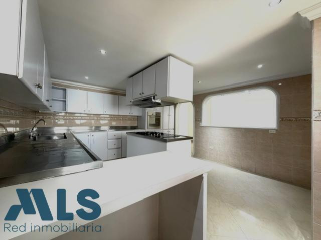 Gran apartamento en exclusivo sector de laureles medellin - laureles