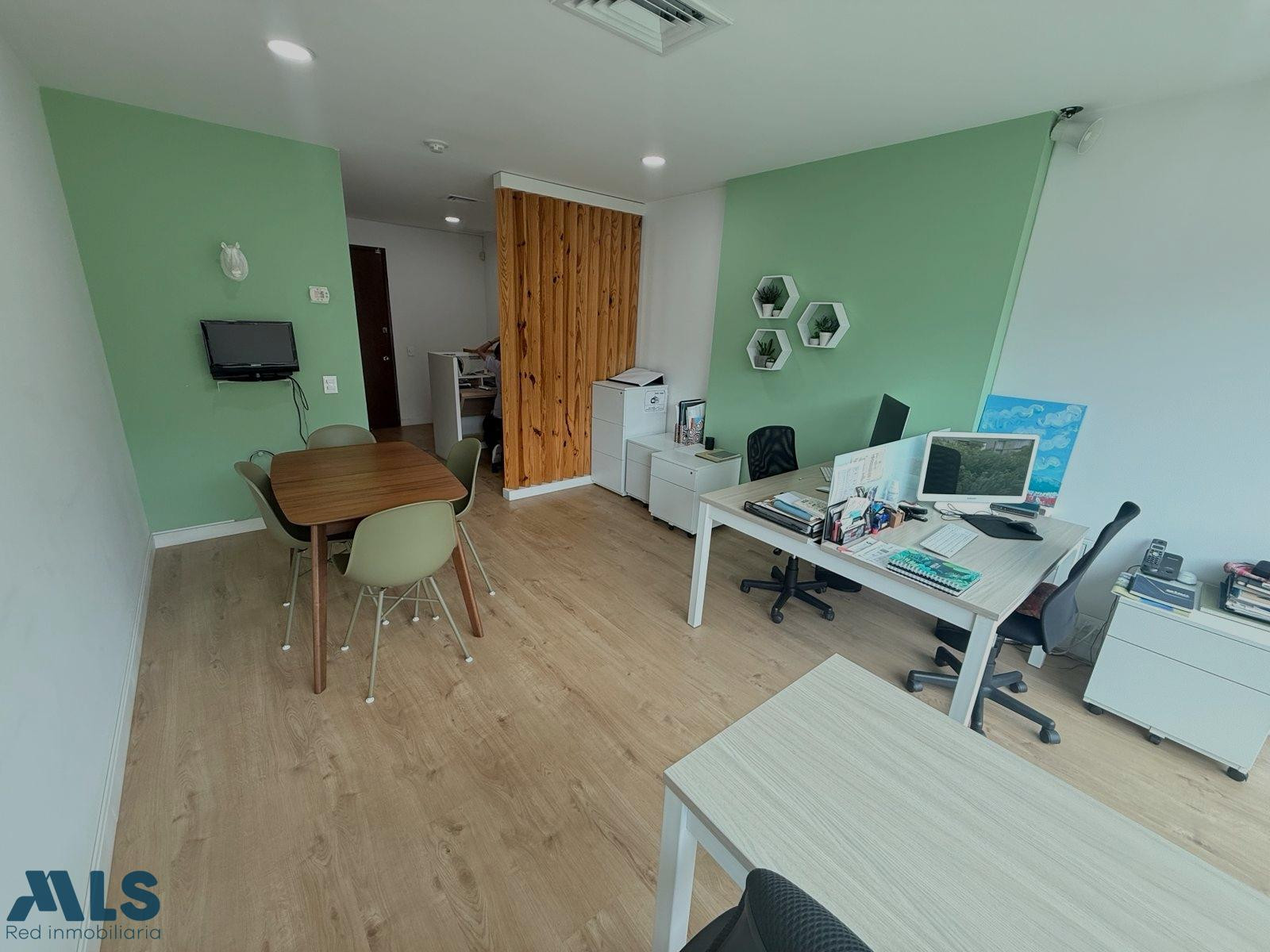 OFICINA Ó CONSULTORIO EN VENTA SECTOR EL TESORO medellin - el tesoro