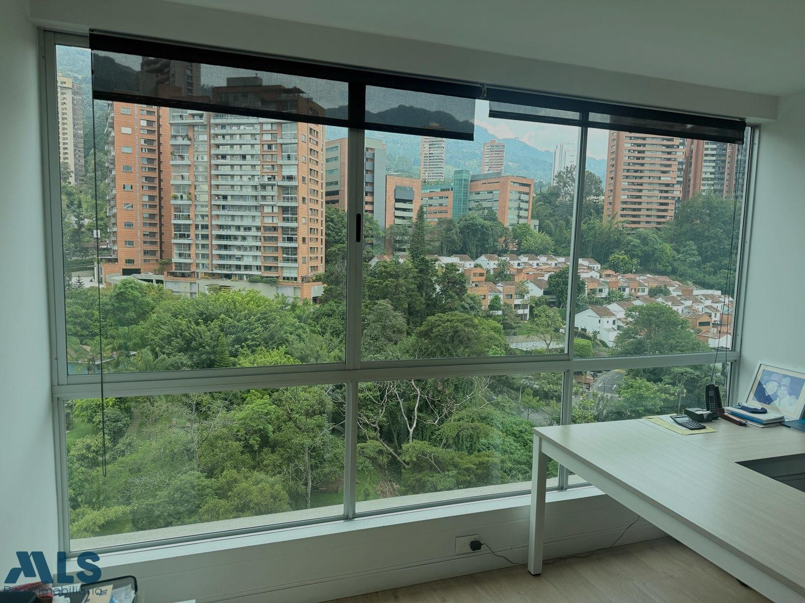 OFICINA Ó CONSULTORIO EN VENTA SECTOR EL TESORO medellin - el tesoro