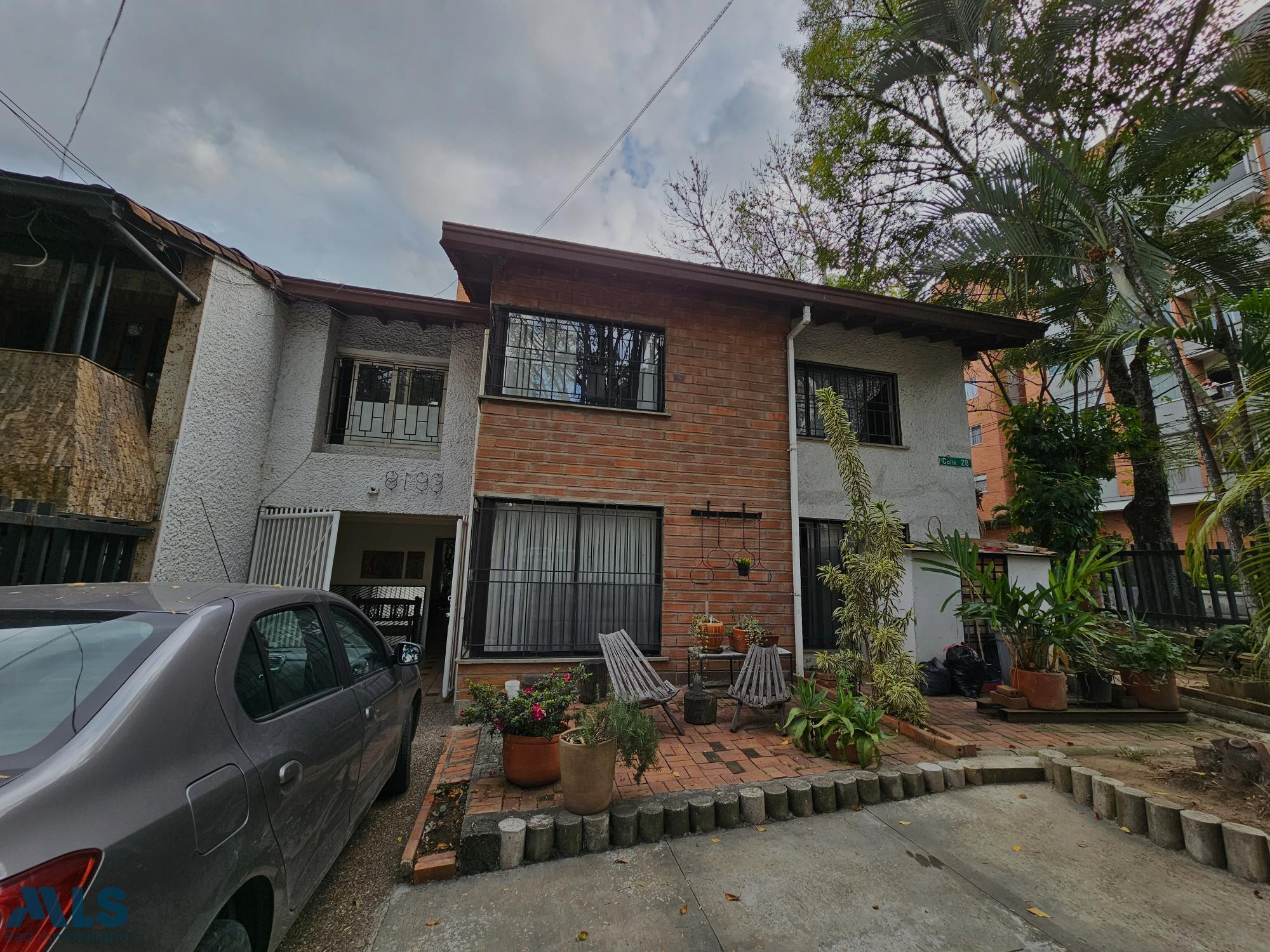 hermosa casa lote con mucho espacio en belen medellin - belen