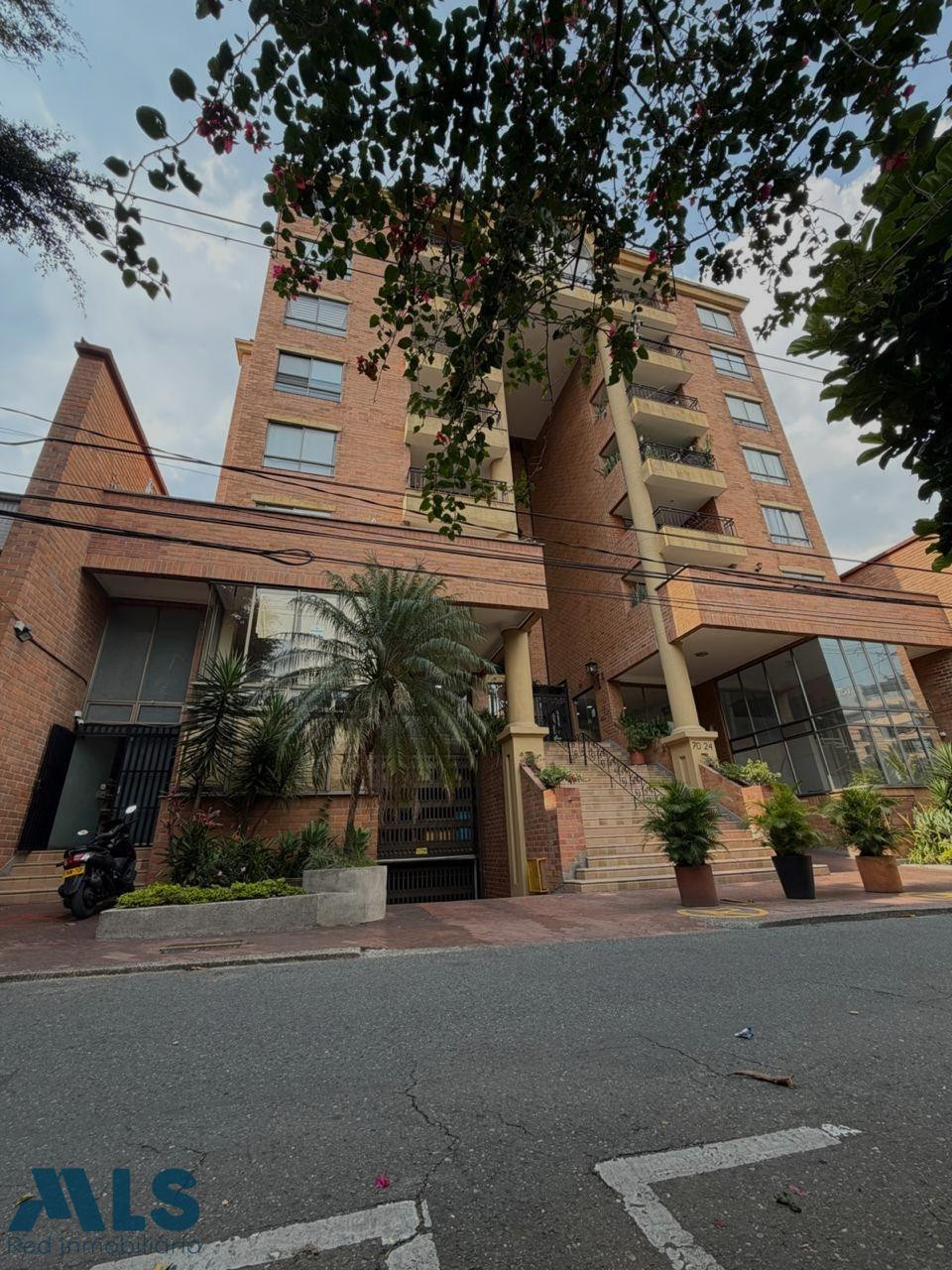 Venta de espacioso local en el sector de Laureles medellin - bolivariana