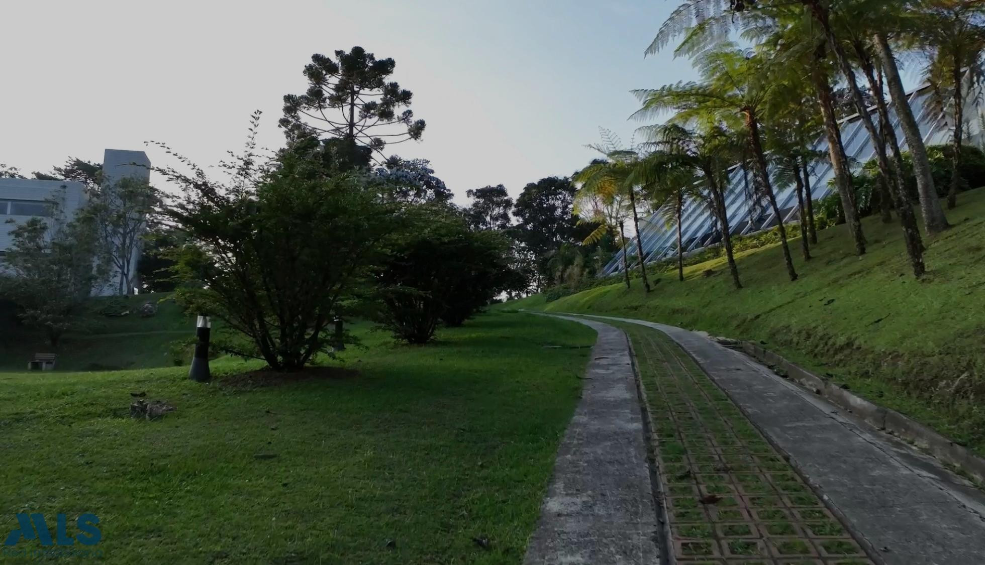 Un hogar para crear a tu medida, rodeado de naturaleza, paz y con vista al lago. el-retiro - corredor la fe el retiro