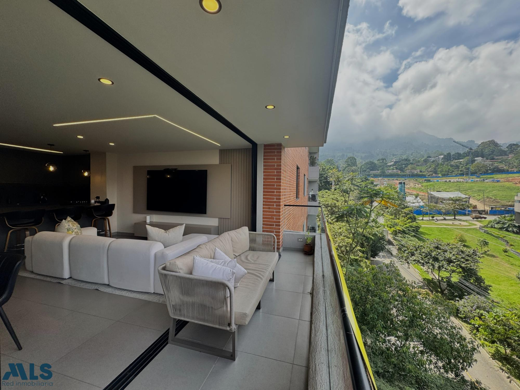 Un apartamento moderno, amplio y rodeado de naturaleza 🌿✨ ideal para quienes buscan envigado - loma de las brujas