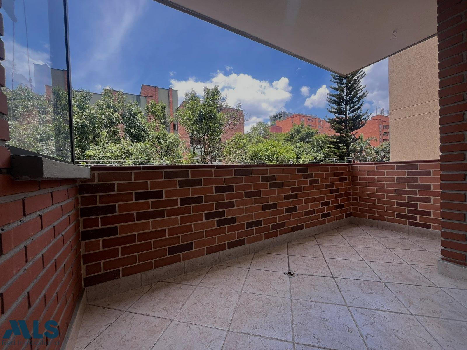 VENDO APARTAMENTO EN LAURELES CERCA A LA UPB medellin - estadio