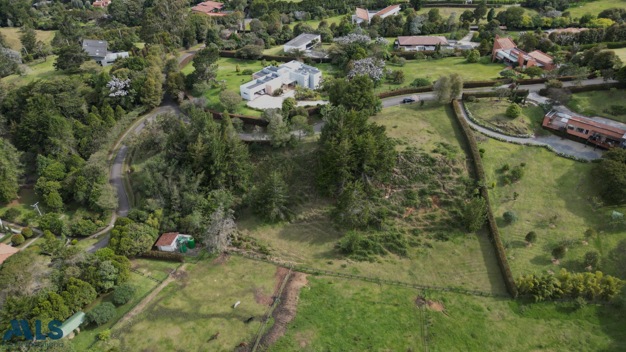 Lote en el Alto con Pesebreras envigado - alto de las palmas