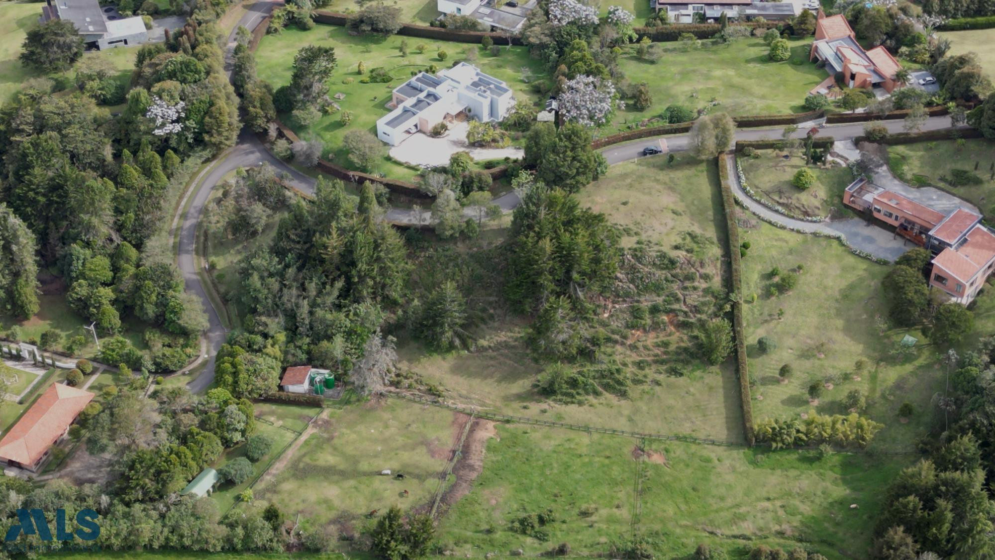 Lote en el Alto con Pesebreras envigado - alto de las palmas