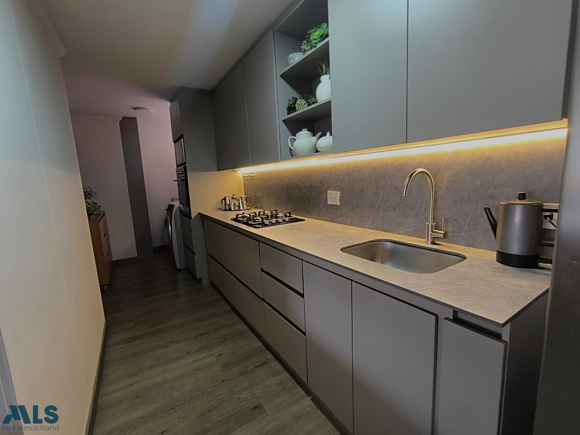 Apartamento moderno, lindo y a súper precio en el Poblado medellin - el castillo