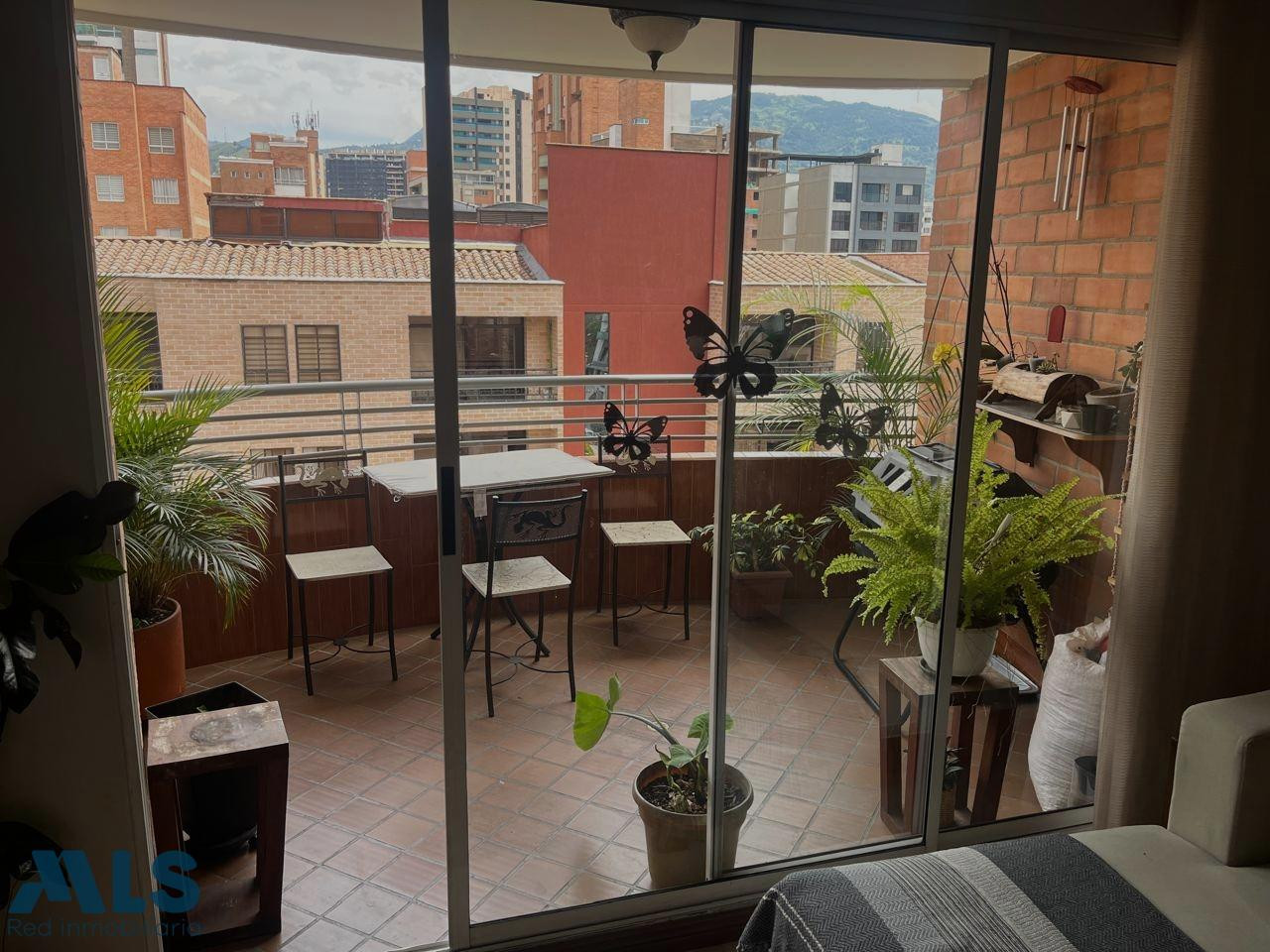 Apto en excelente ubicación medellin - laureles