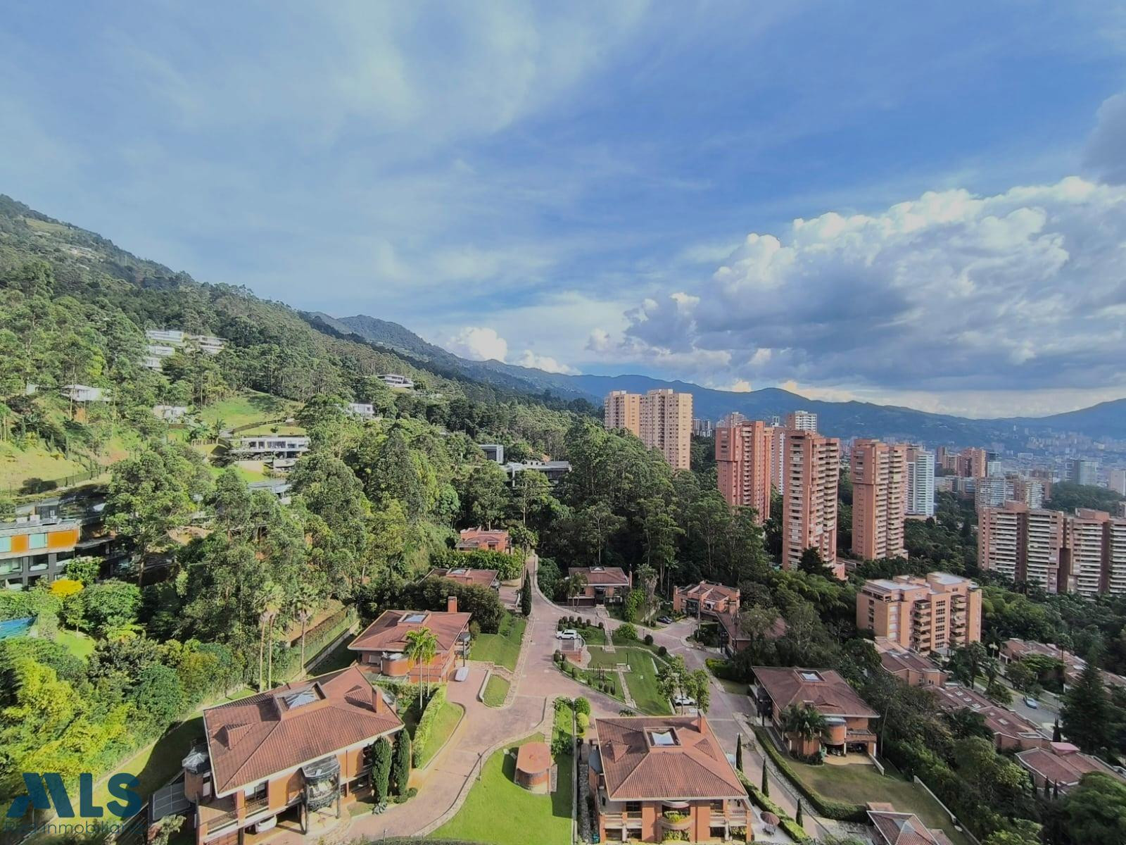 APARTAMENTO EN LA CALERA CON HERMOSA VISTA. medellin - la calera