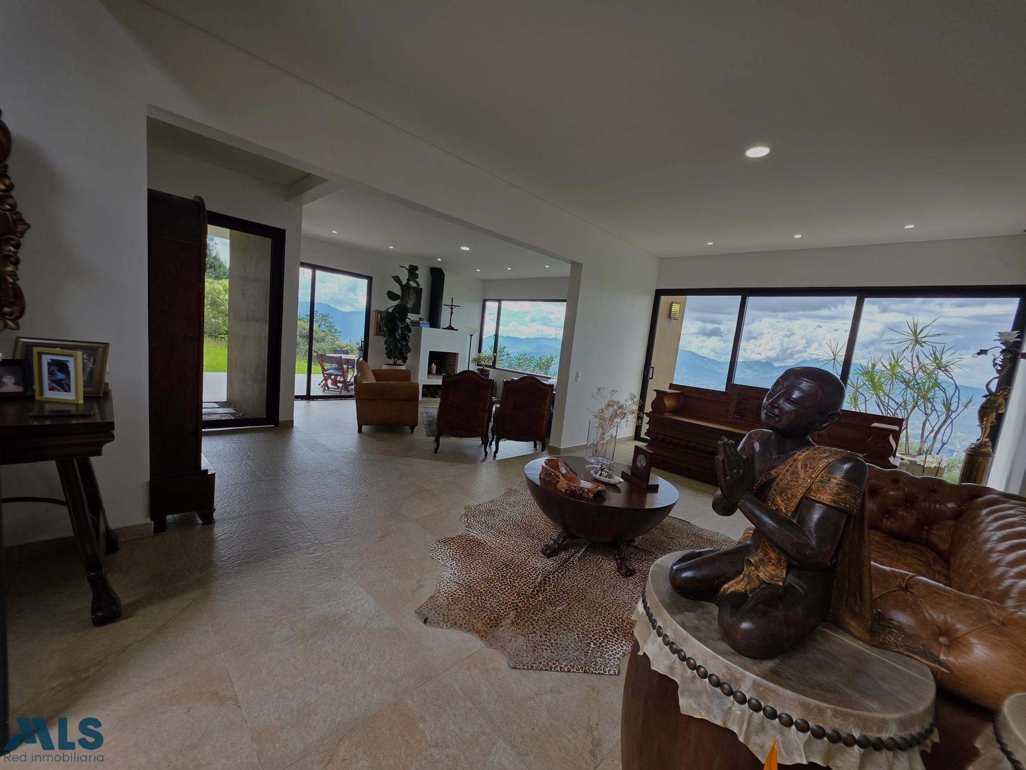HERMOSA CASA EN VILLAS DE LA CANDELARIA envigado - las palmas