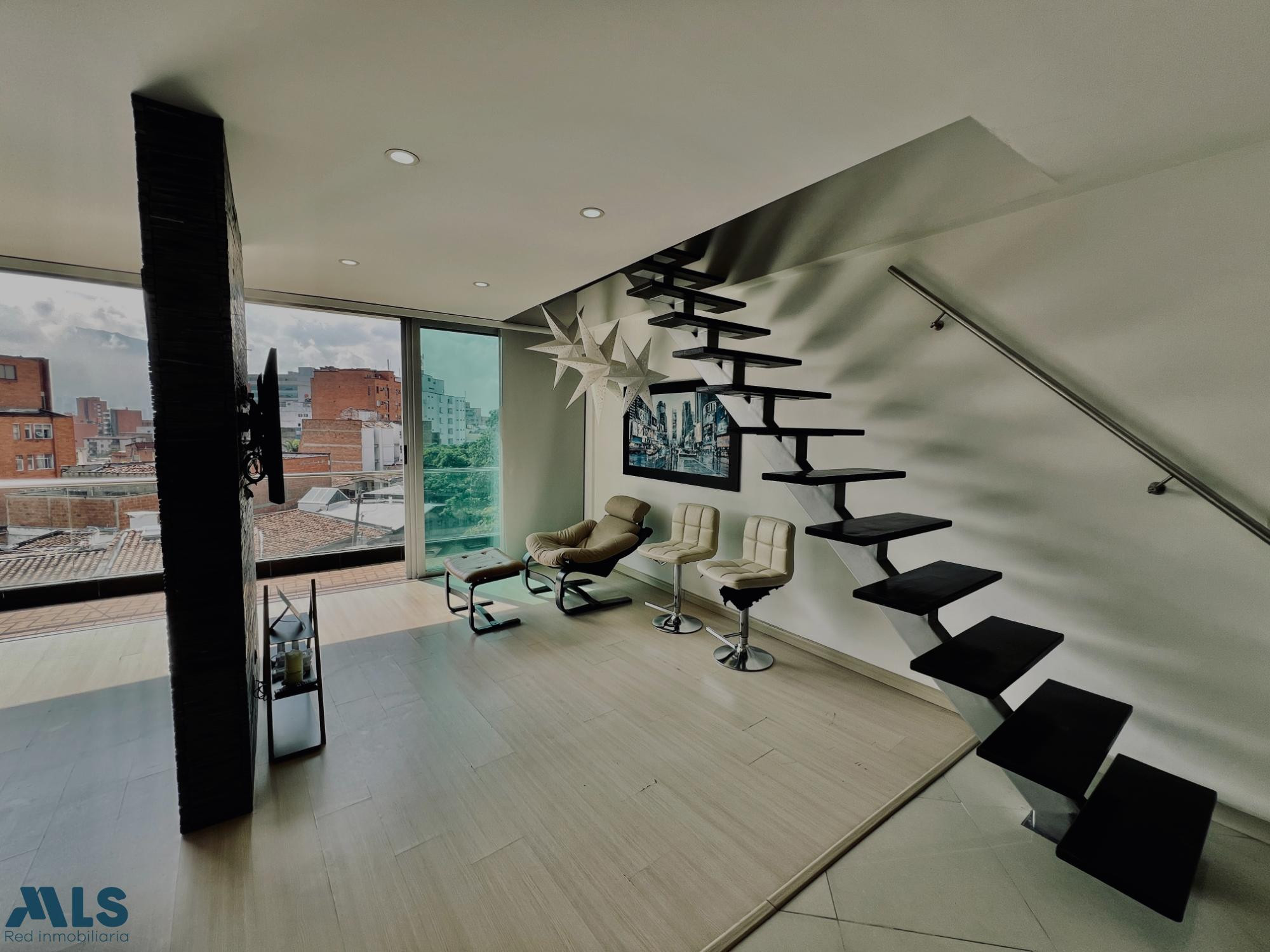 LAURELES l Venta de amplio Penthouse con doble balcón medellin - las acacias