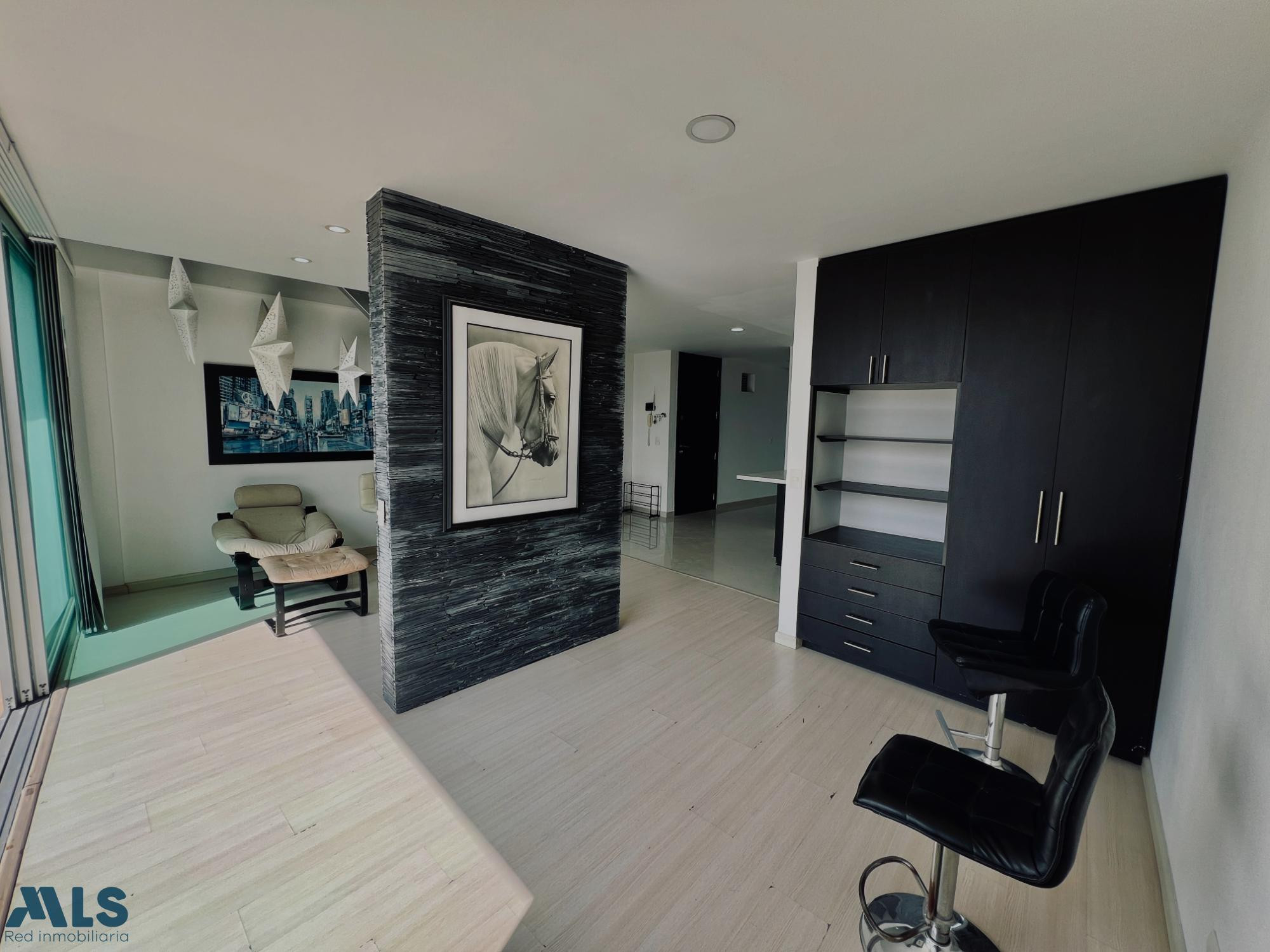 LAURELES l Venta de amplio Penthouse con doble balcón medellin - las acacias