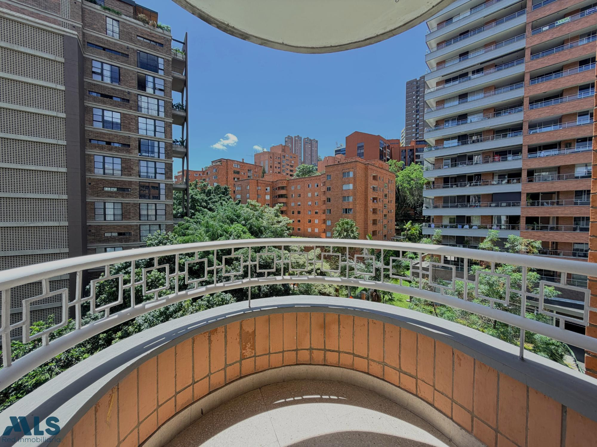 | V EN T A | APARTAMENTO EN MEDELLÍN - CASTROPOL. Super ubicación medellin - castropol