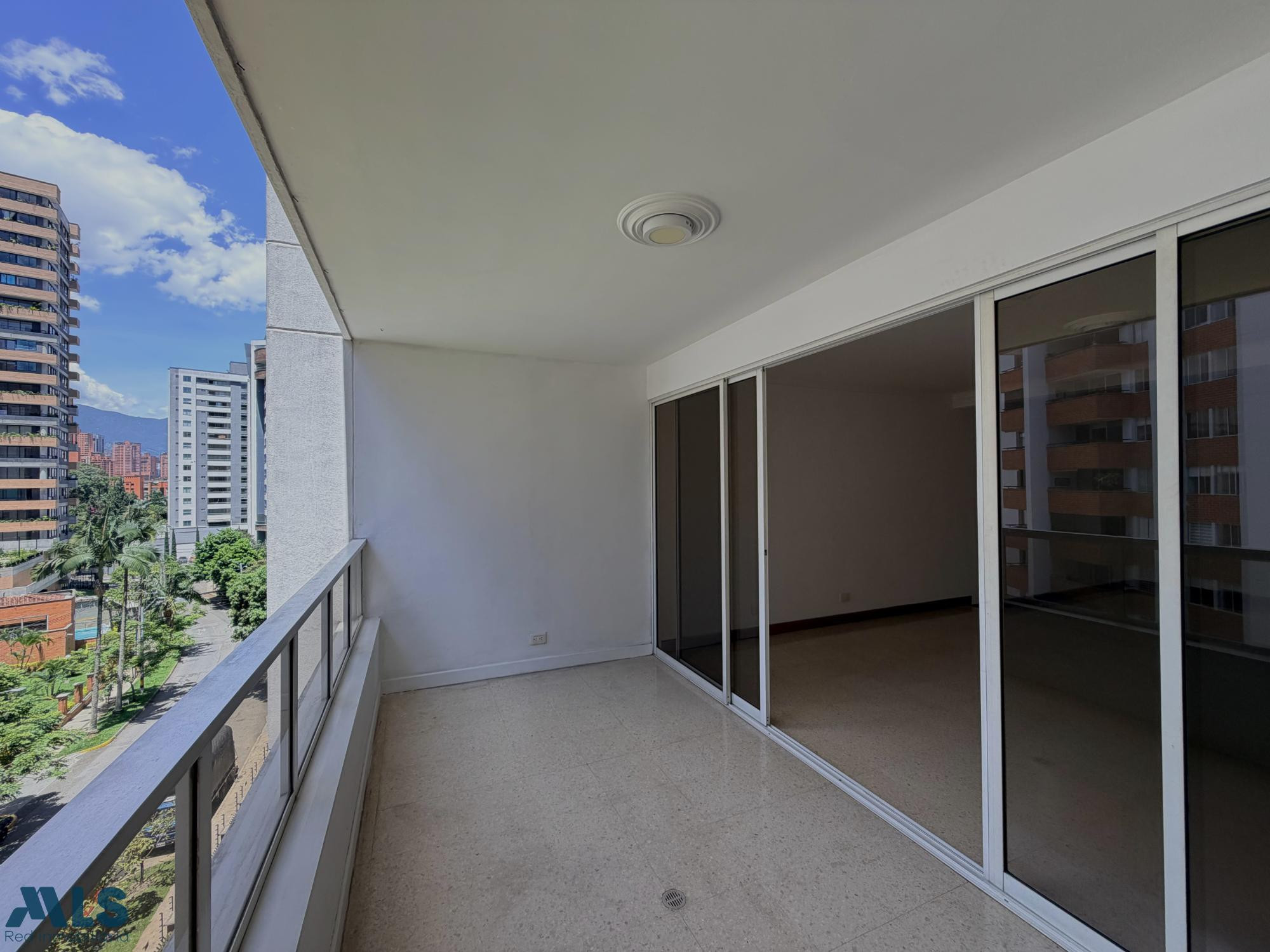 | V EN T A | APARTAMENTO EN MEDELLÍN - CASTROPOL. Super ubicación medellin - castropol