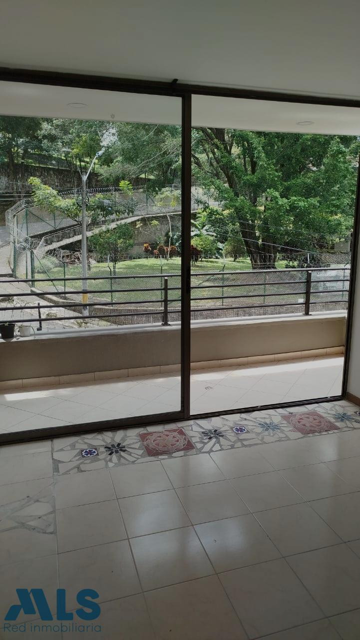Apartamento bien ubicado para invertir en rentas cortas. medellin - conquistadores